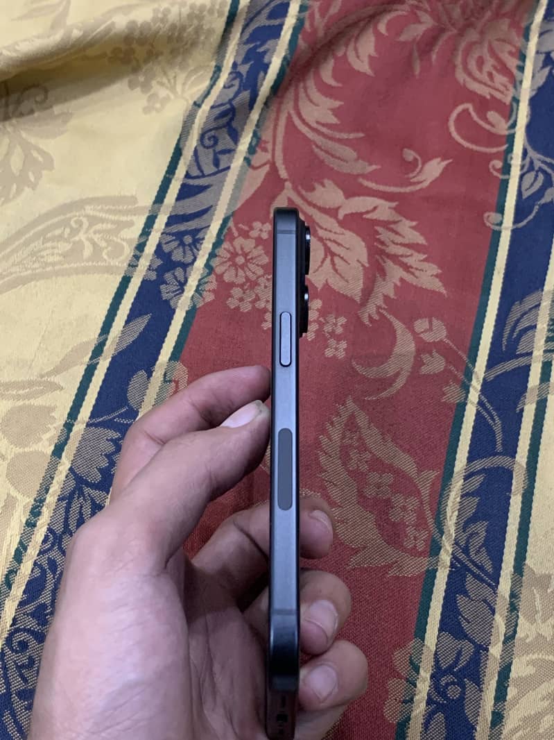 Apple iPhone 15 3