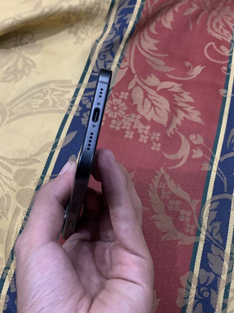 Apple iPhone 15 5
