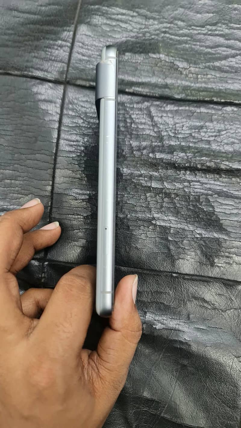 Google Pixel 8 6