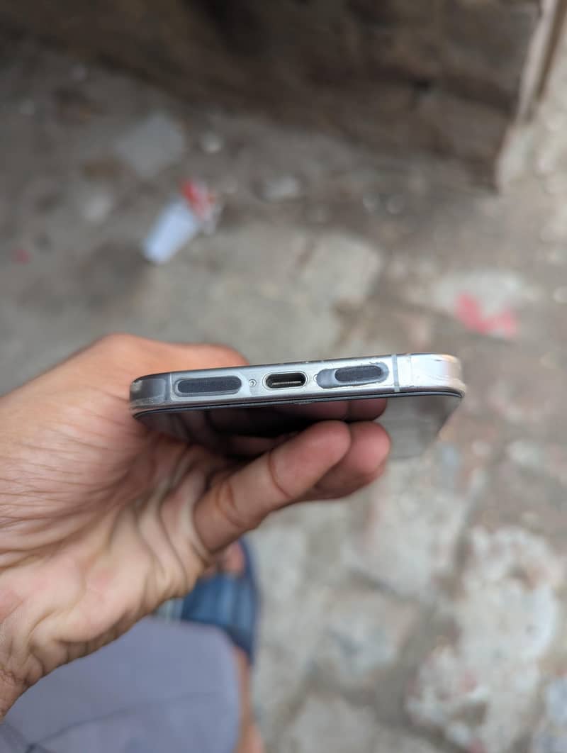 Apple iPhone 15 Pro Max 3