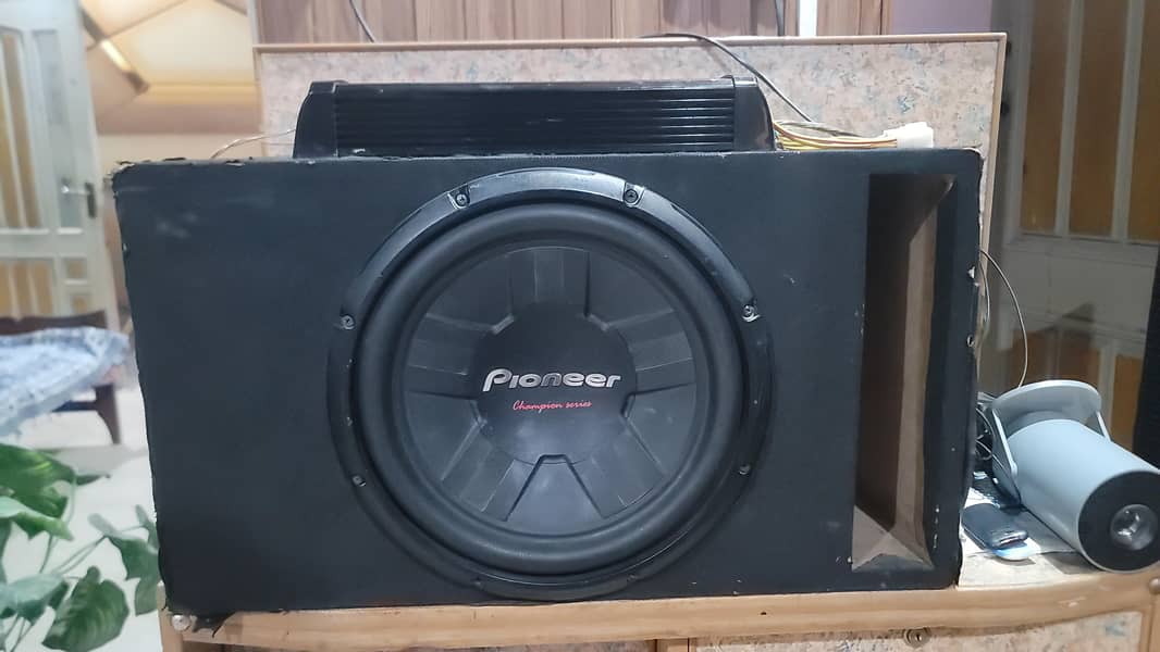 Woofer + Amplifier 0