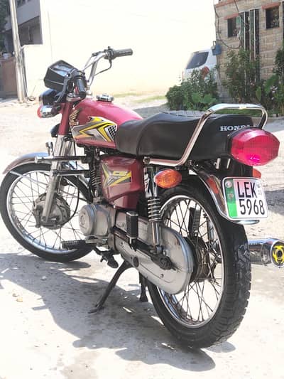 2010 model 125 ha copy number plate all ok engine 2 month phly banaya