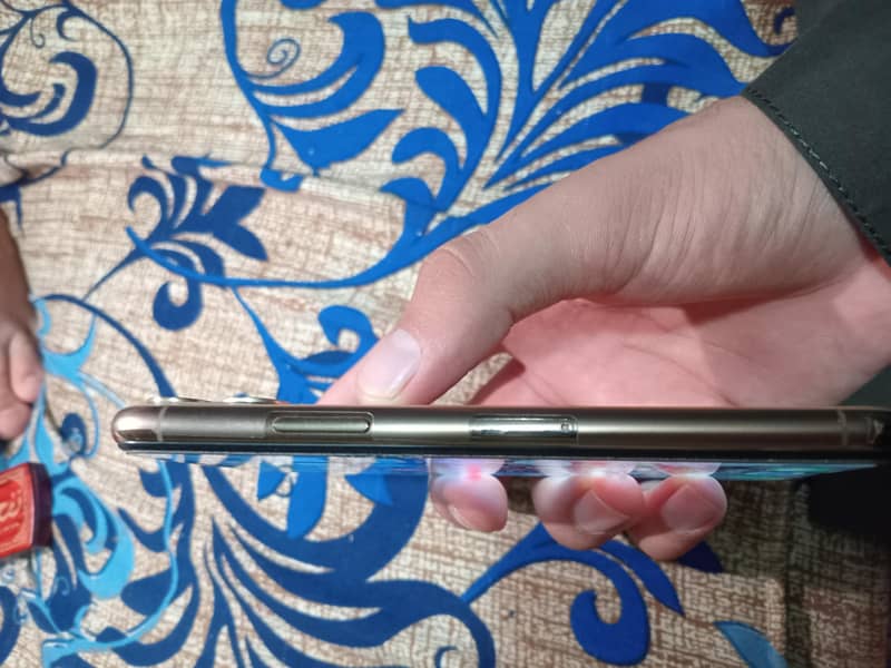 Apple iPhone 11 Pro 2