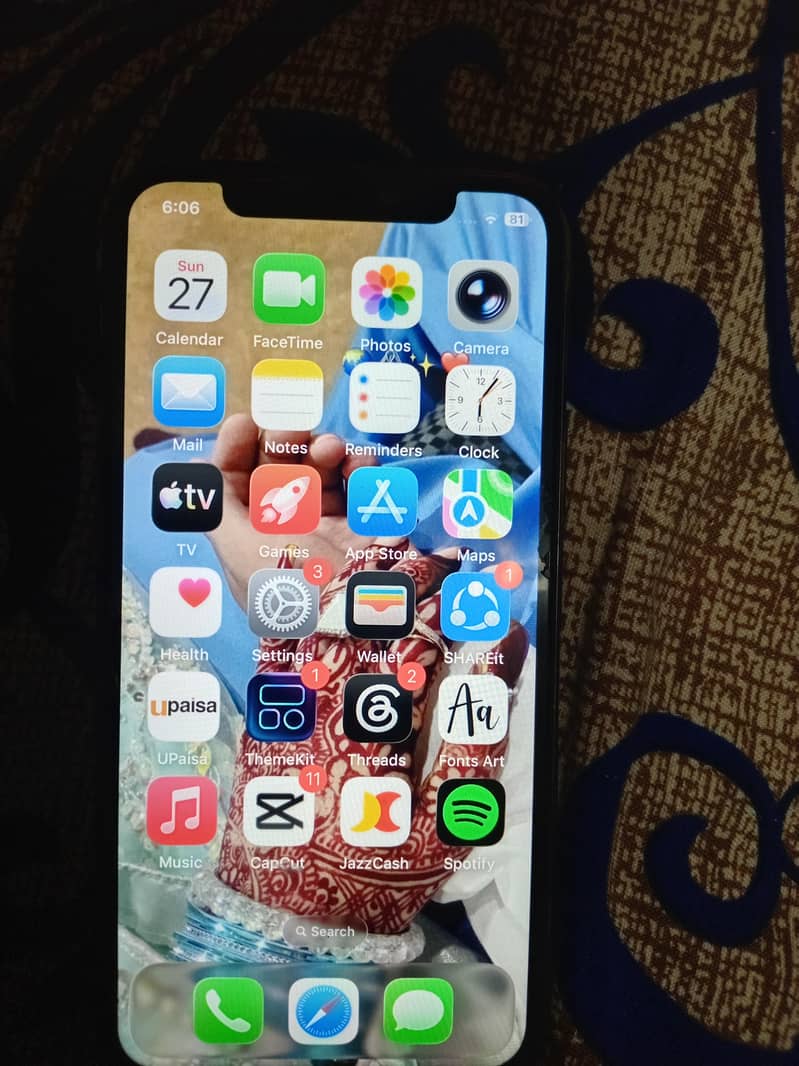 Apple iPhone 11 Pro 4