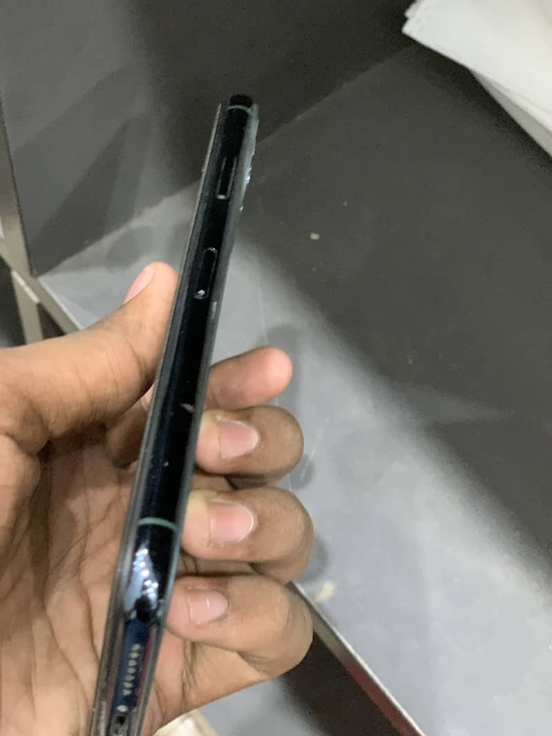 Apple iPhone 11 Pro Max 0