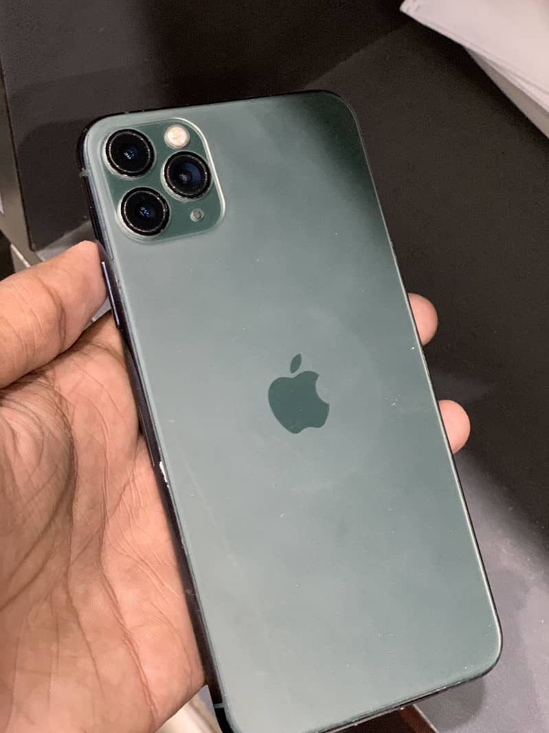Apple iPhone 11 Pro Max 4