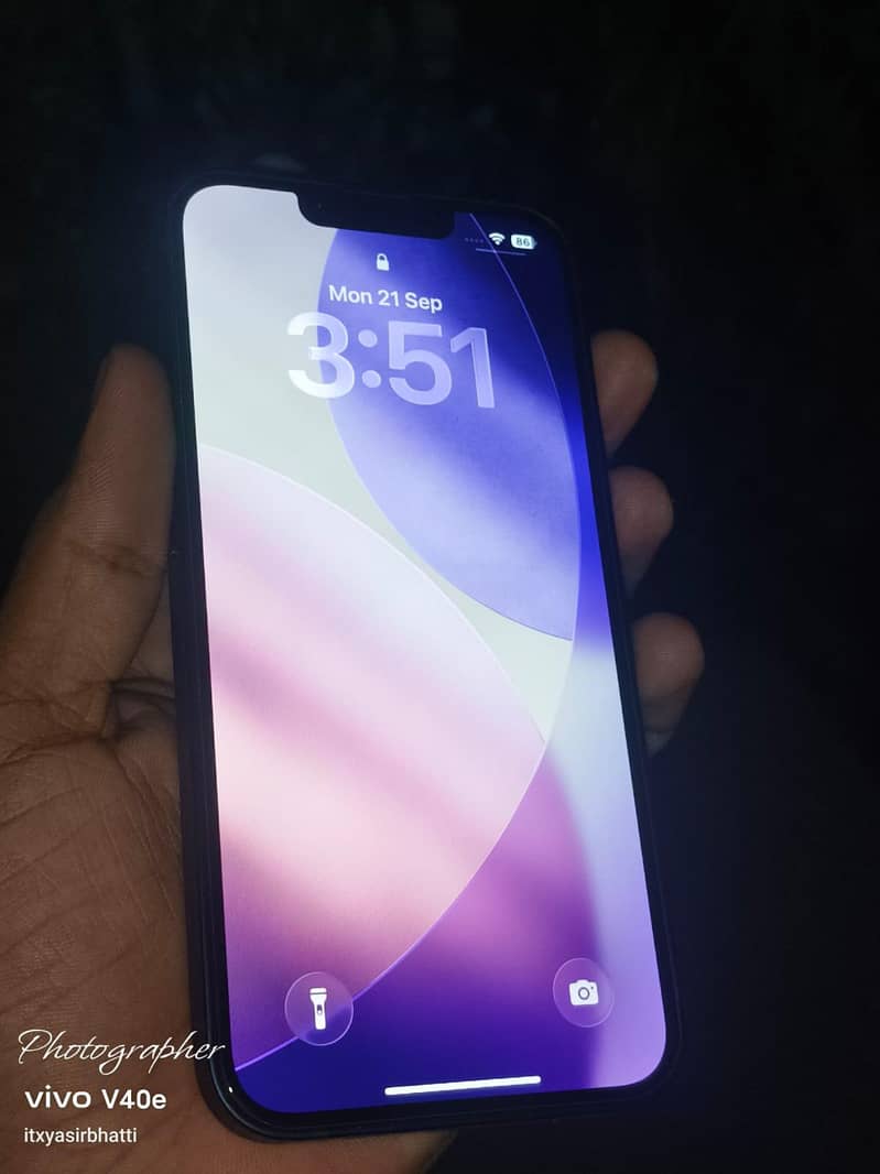 Apple iPhone 13 2