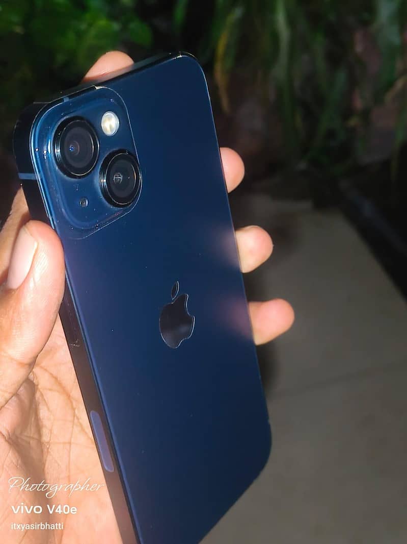 Apple iPhone 13 4