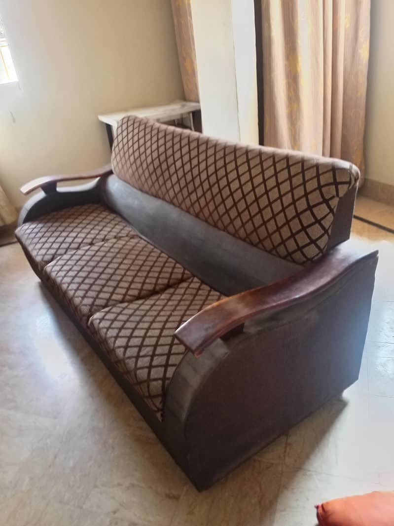 5 seaters sofa 0