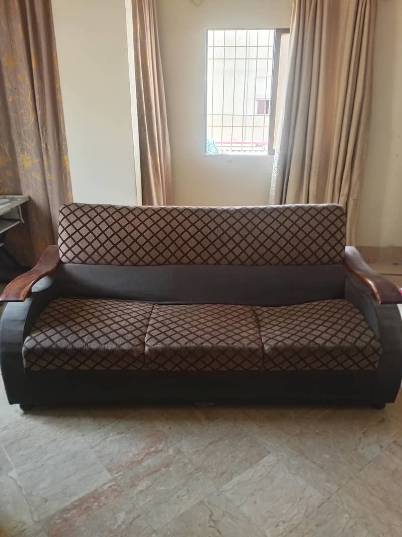 5 seaters sofa 3