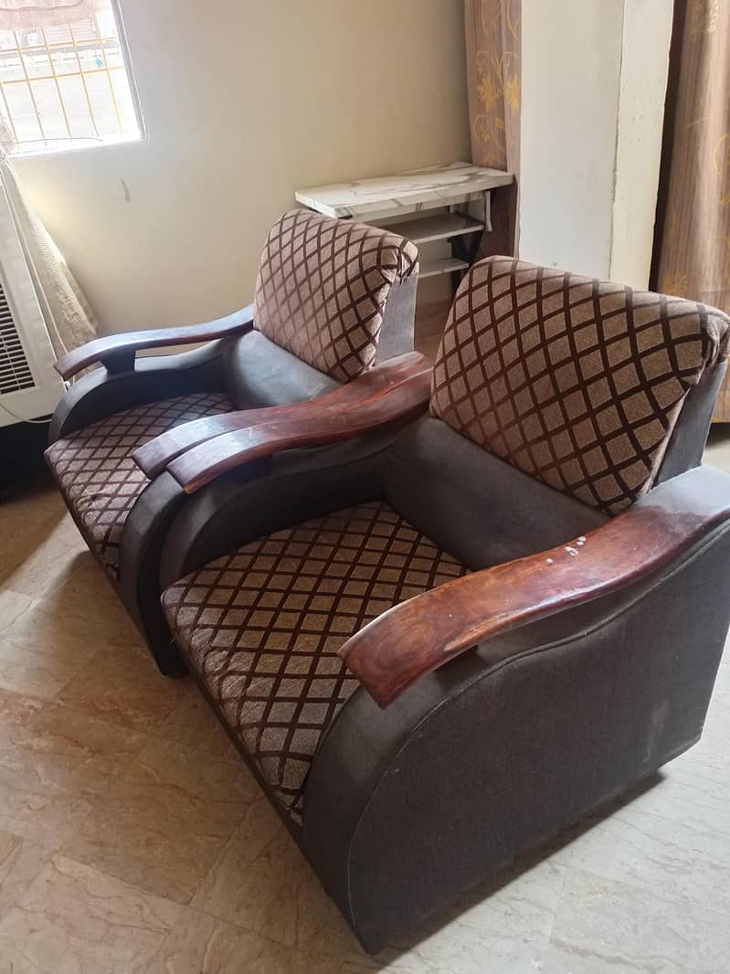 5 seaters sofa 4