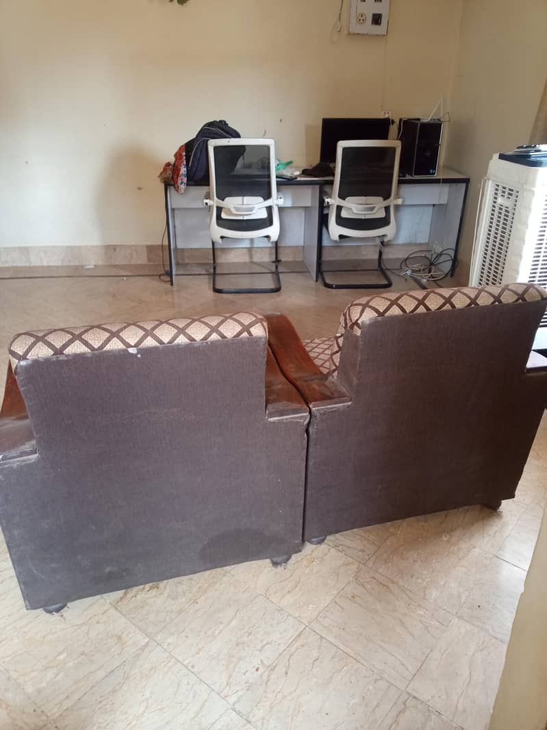 5 seaters sofa 6
