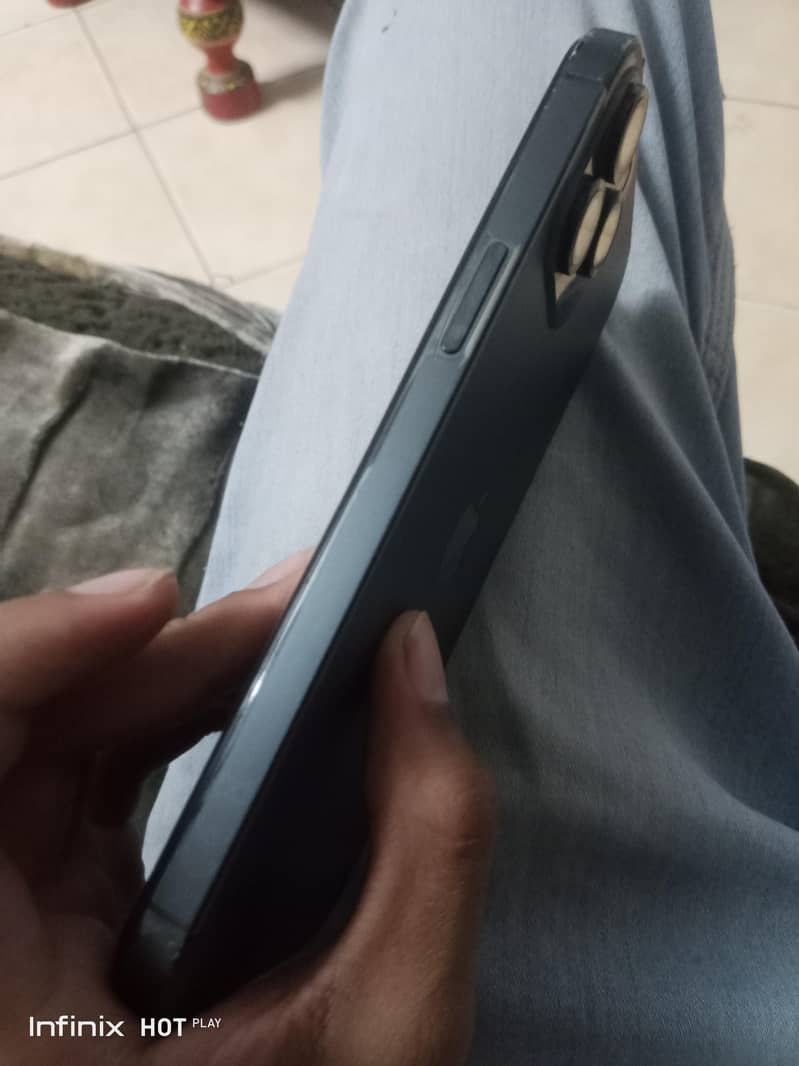 Apple iPhone 12 Pro Max 4