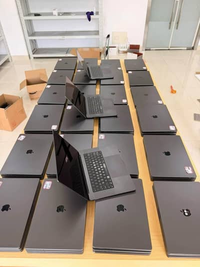 MACBOOK AIR M2 16/1tb One Year Apple Warranty