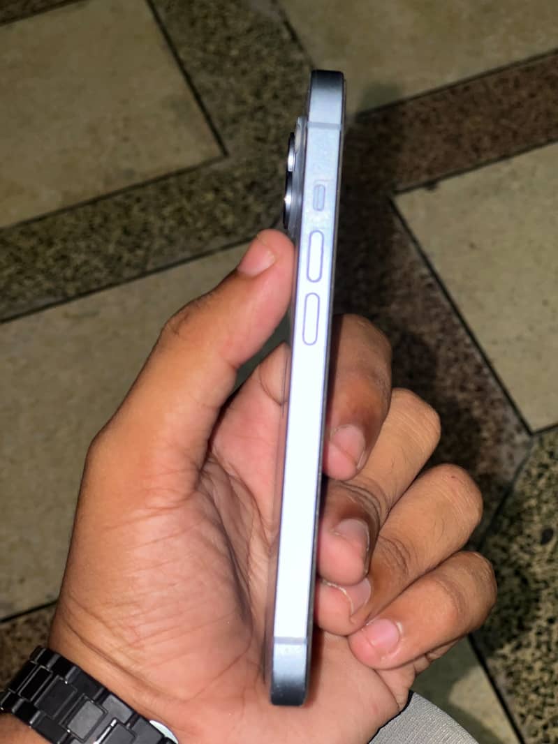 Apple iPhone 14 5