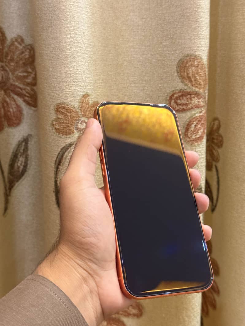 Apple iPhone 17 Pro Max 6