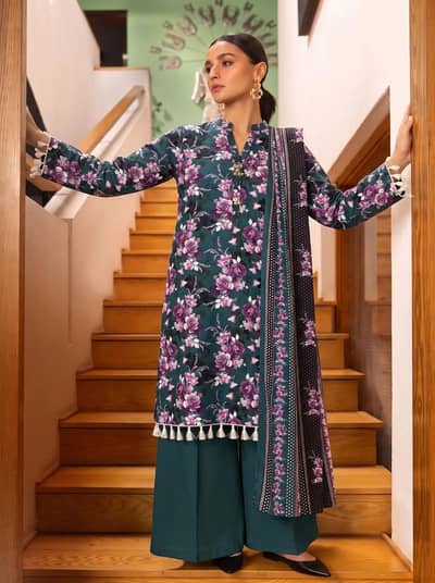 Beautiful Ladies 3- piece suit