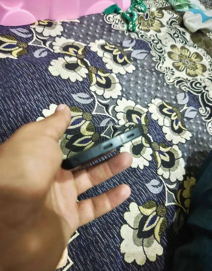 Sharp Aquos R7 2