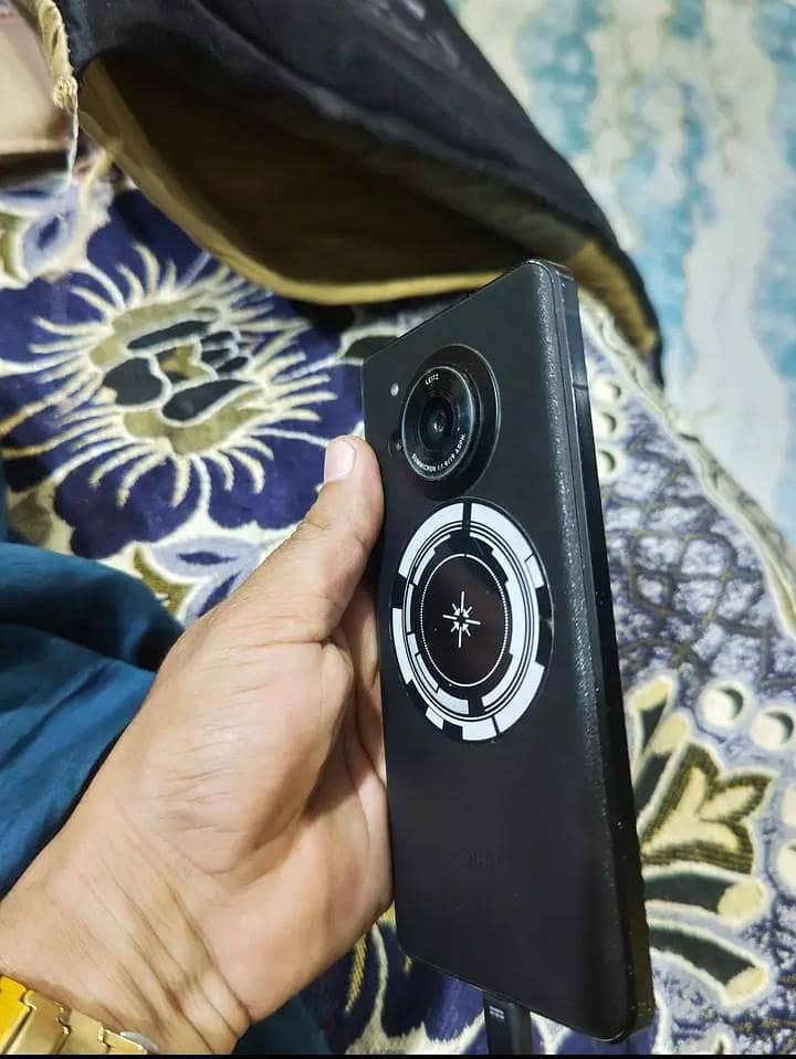 Sharp Aquos R7 3