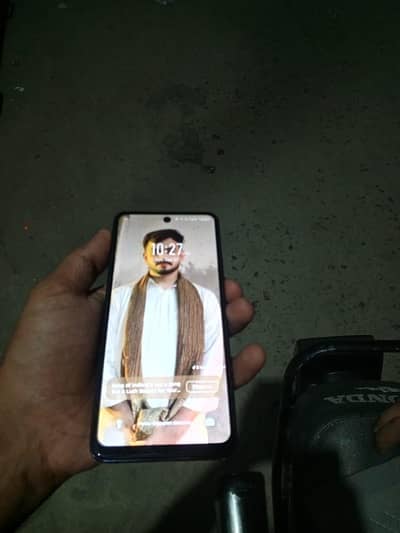 panal chanj pr achy wal dilwaya ha 8ram 256 . box ni ha