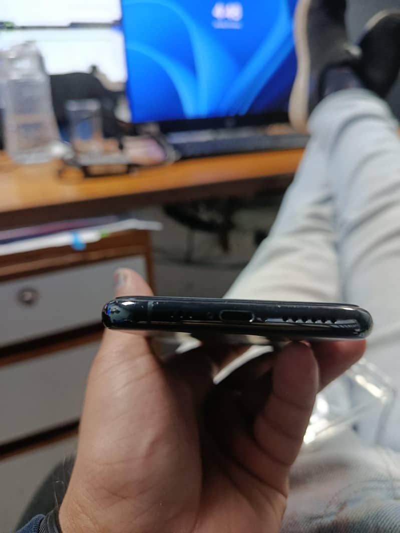 Apple iPhone 11 Pro 1
