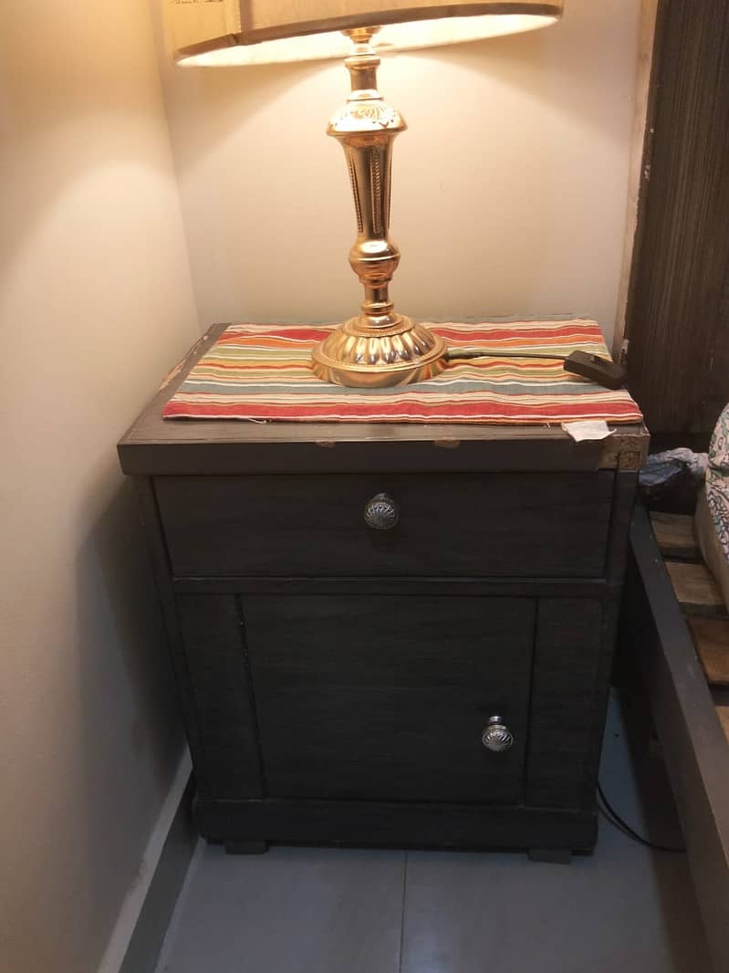 Double bed with 2 side tables 3