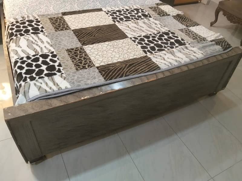 Double bed with 2 side tables 4