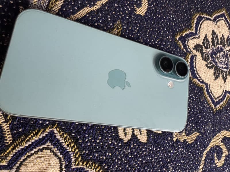 Apple iPhone 16 0