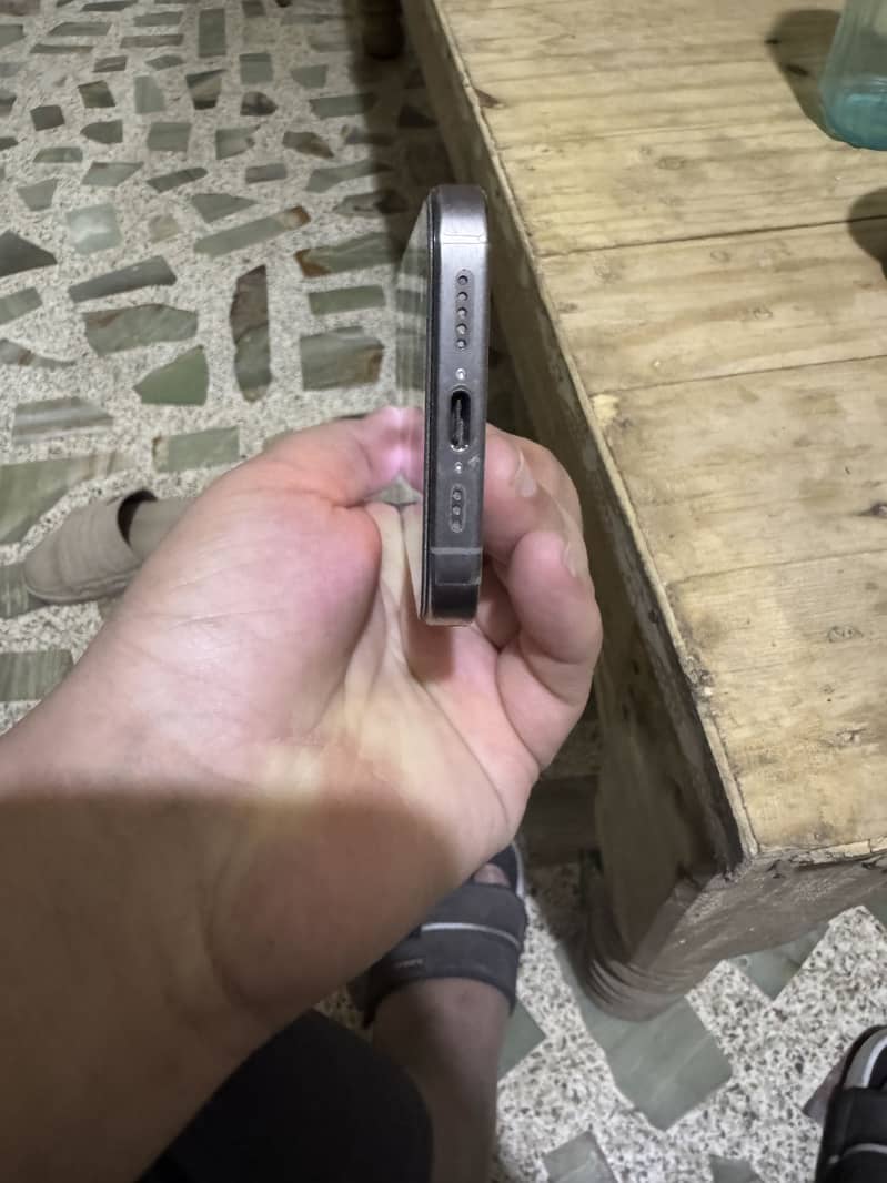 Apple iPhone 15 Pro 6