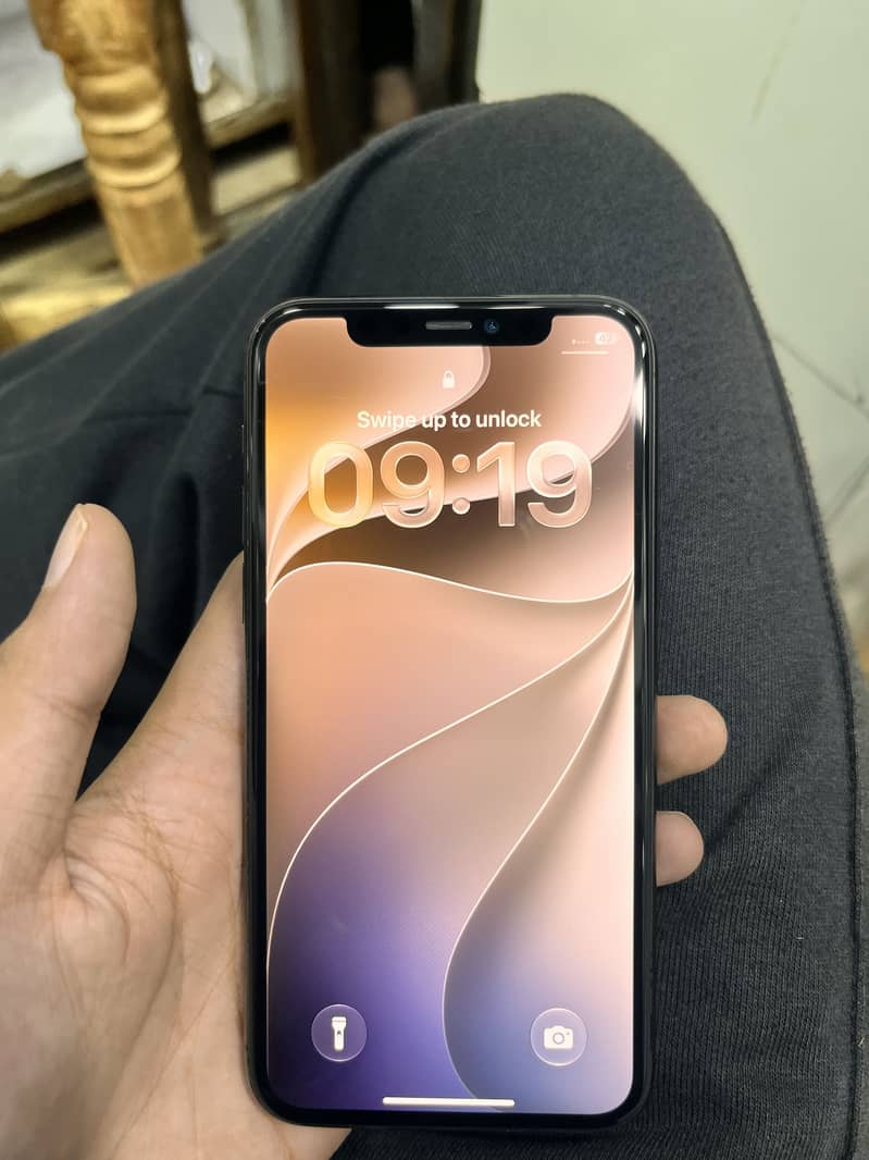 Apple iPhone 11 Pro 4