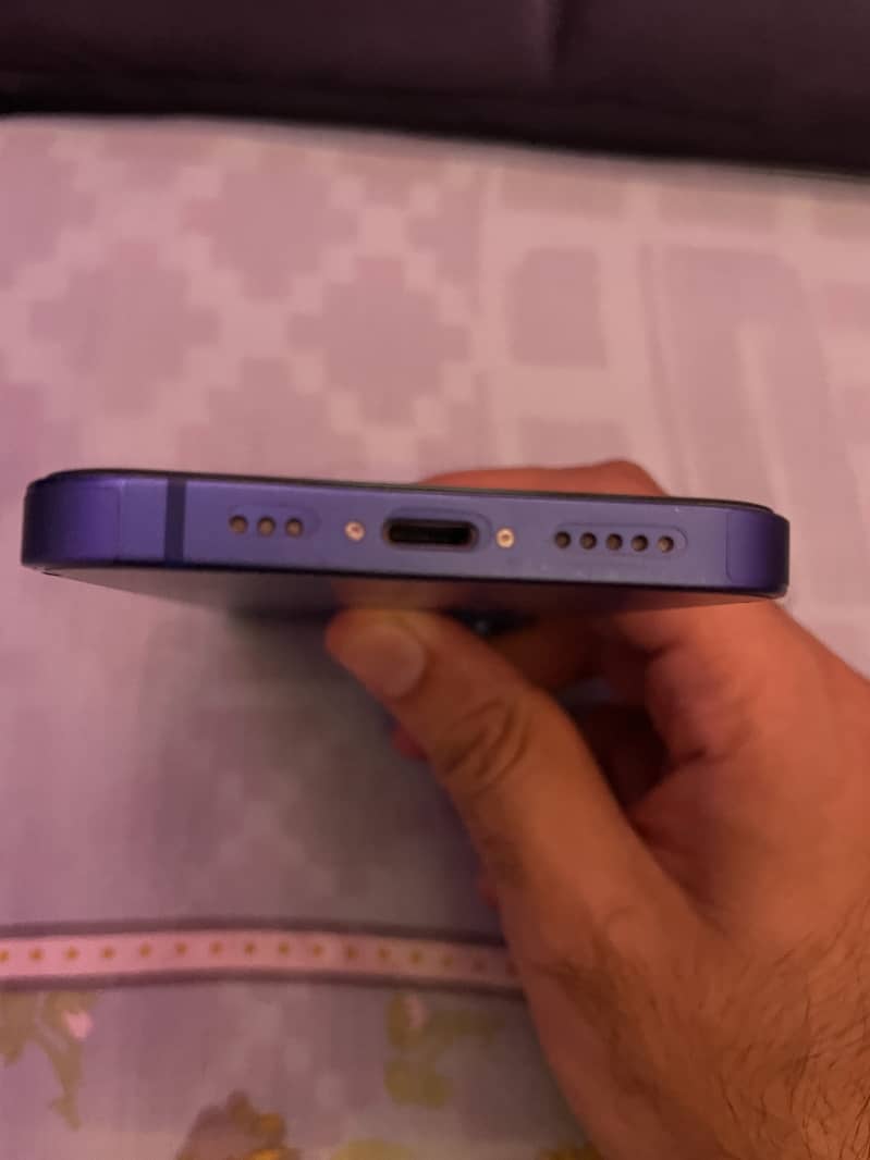 Apple iPhone 13 2