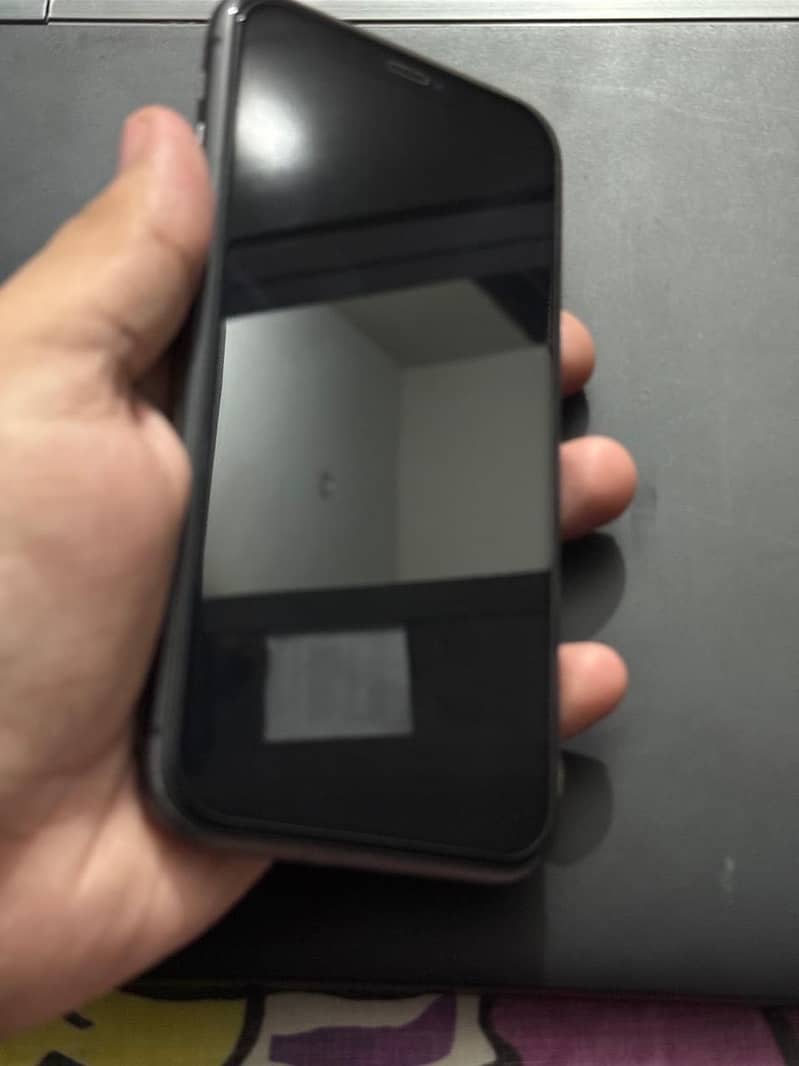 Apple iPhone 11 3