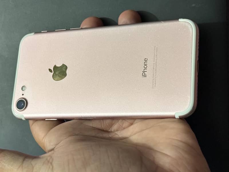 Apple iPhone 7 1