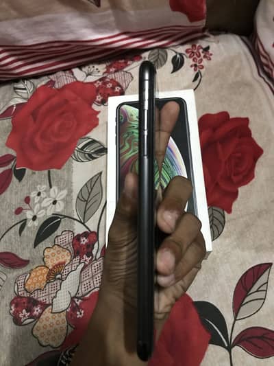 Apple iPhone XS Max with box fectory unlocked