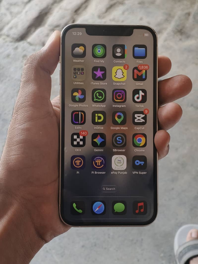 Apple iPhone 12 7