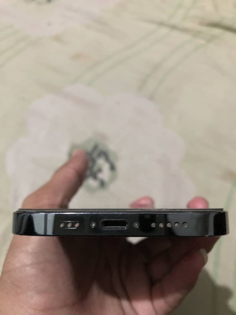 Apple iPhone 12 Pro 4