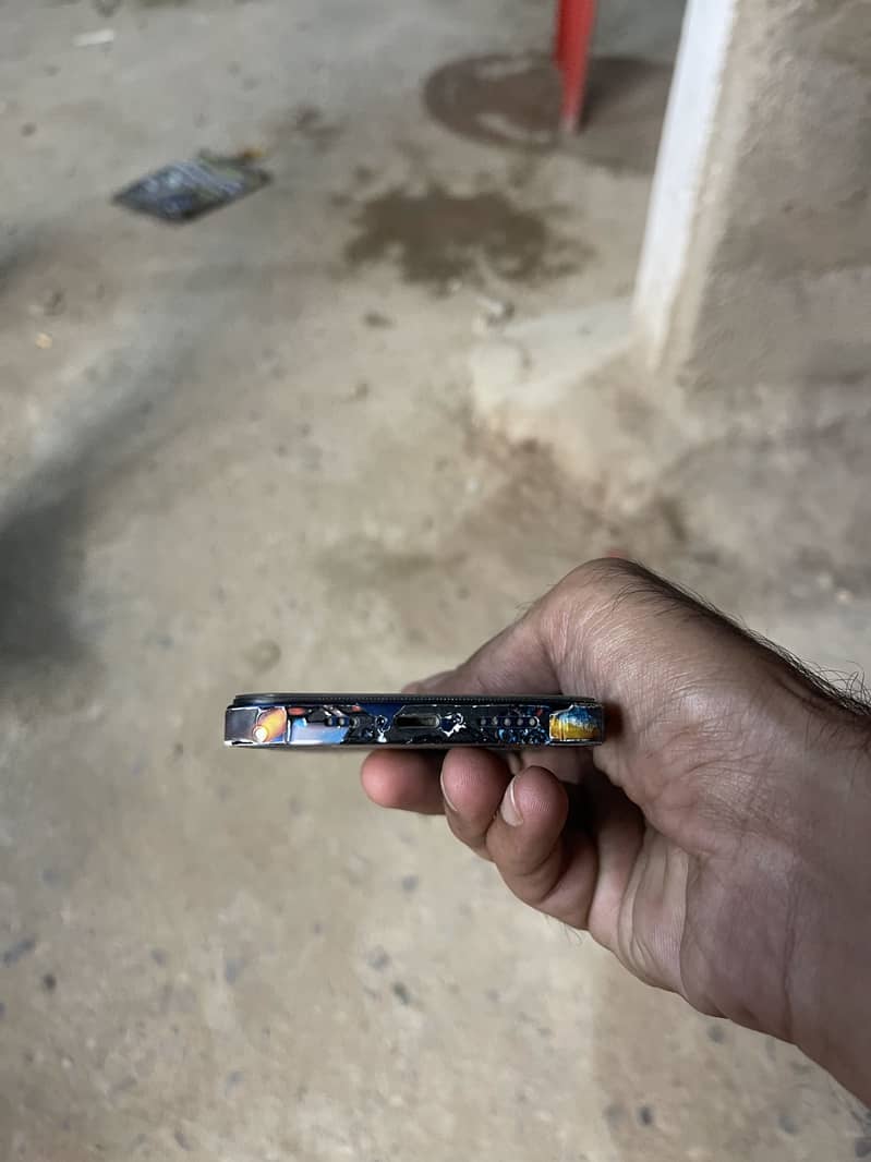 Apple iPhone 12 8