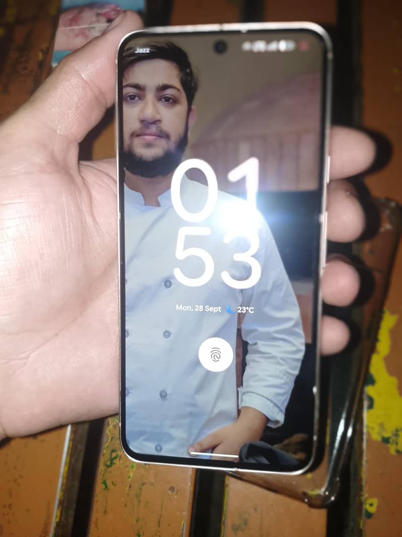 Google Pixel 8 2