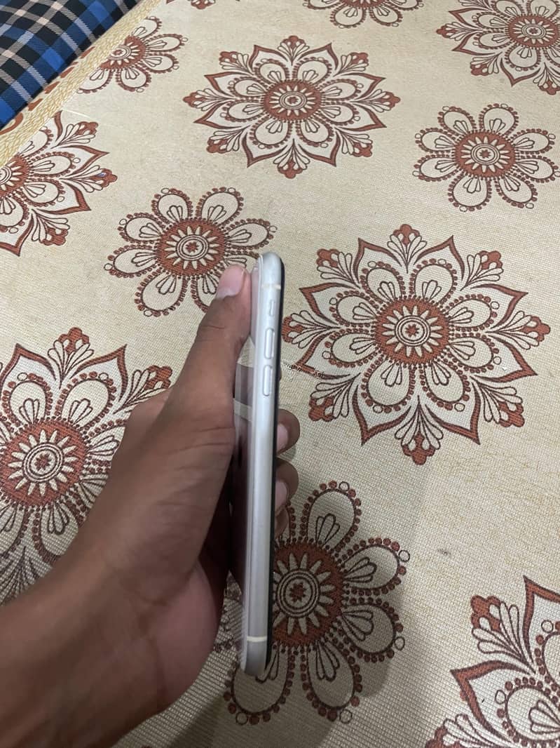Apple iPhone 11 2