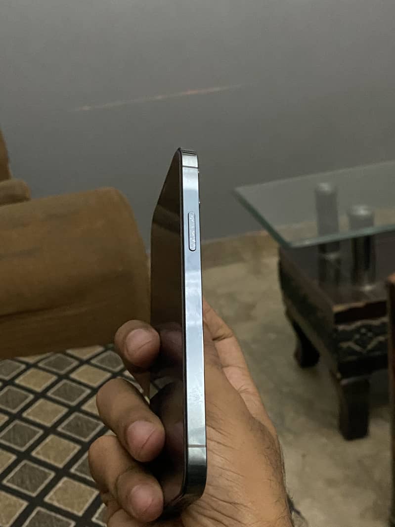 Apple iPhone 12 Pro 3