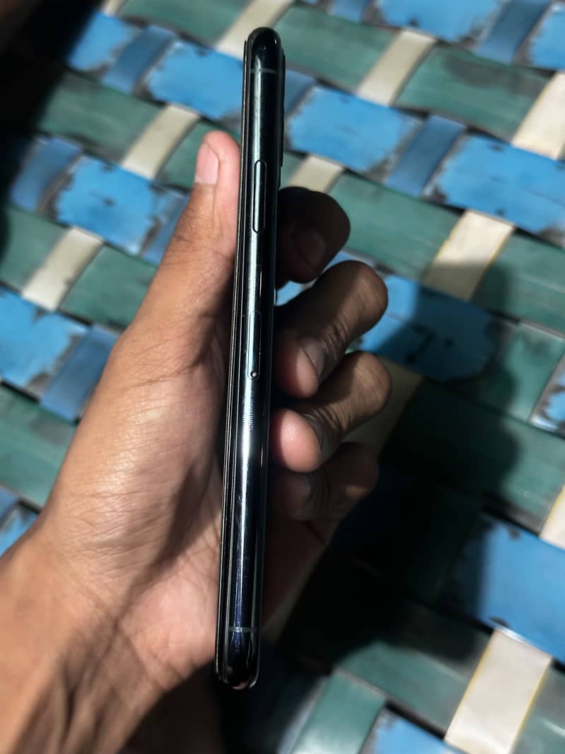 Apple iPhone 11 Pro Max 0