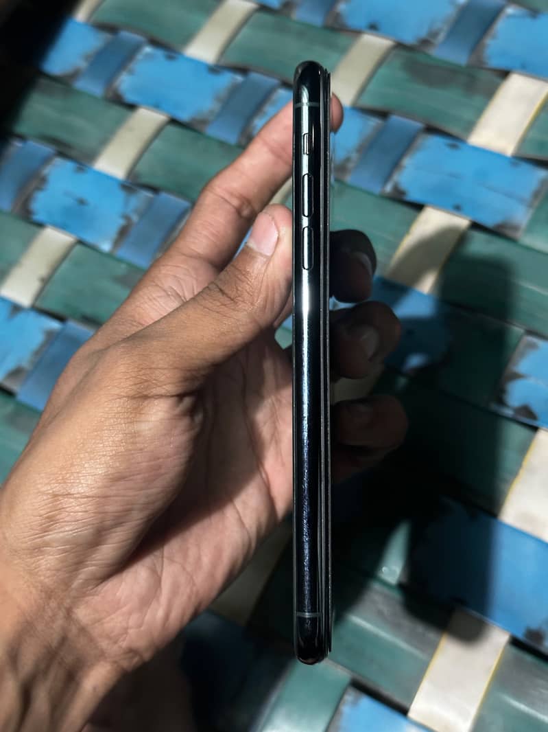 Apple iPhone 11 Pro Max 3