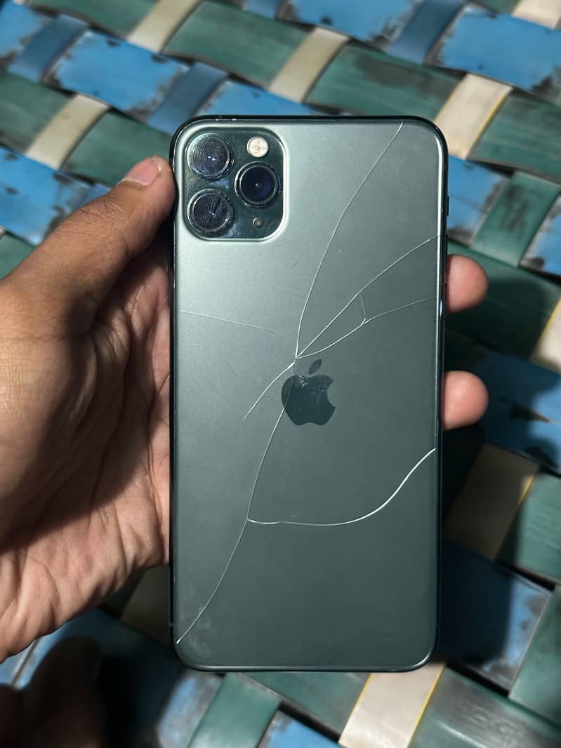 Apple iPhone 11 Pro Max 4