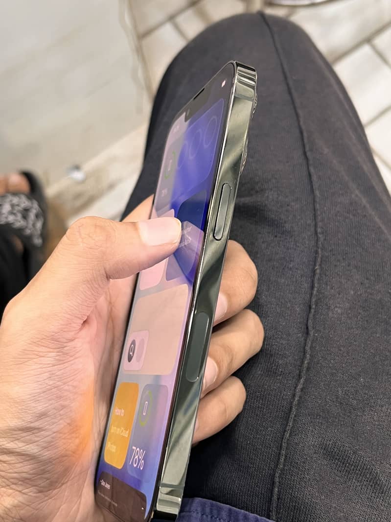 Iphone 13 pro 4