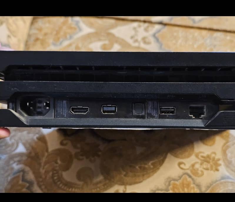 PS4 Pro 1
