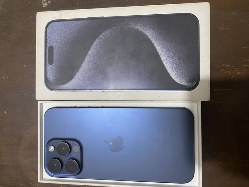Apple iPhone 15 Pro Max 0