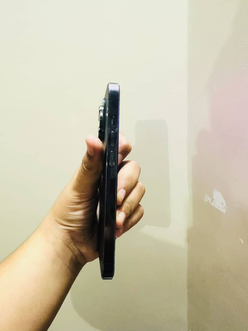 Apple iPhone 14 Pro 1