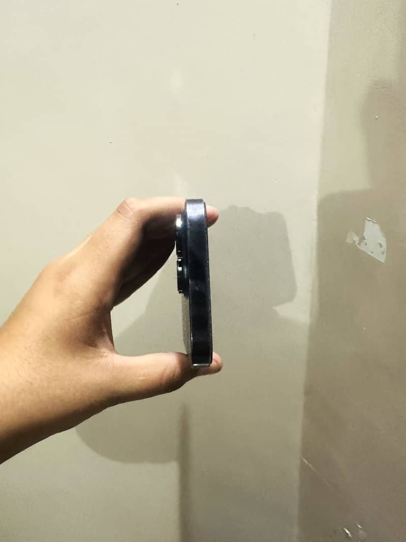 Apple iPhone 14 Pro 4