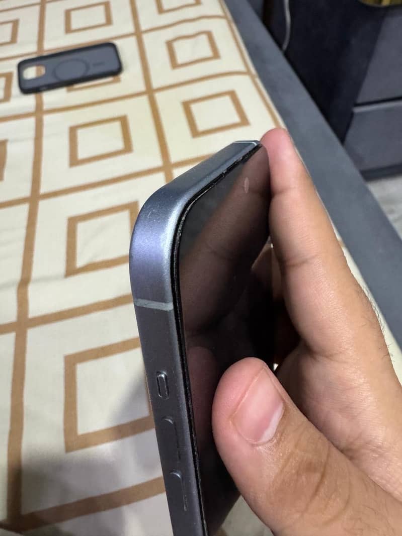 Apple iPhone 15 5