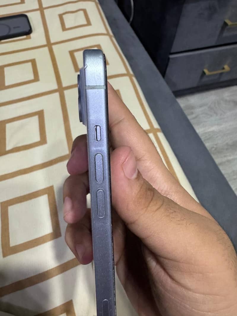 Apple iPhone 15 6